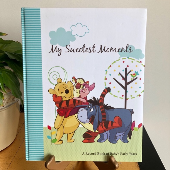 Winnie the Pooh "My Sweetest Moments" Baby Book
